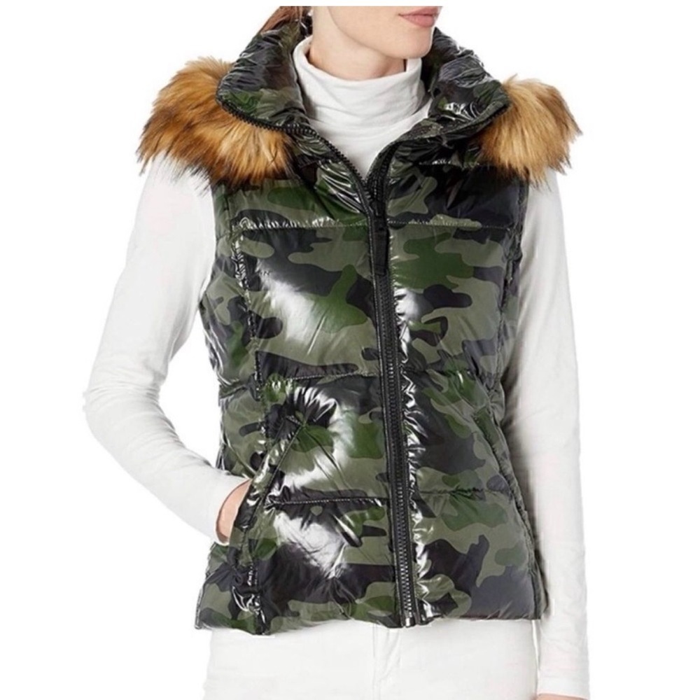 S13 Green Camo Glossy Shiny Puffer Vest Faux Fur- Size Large